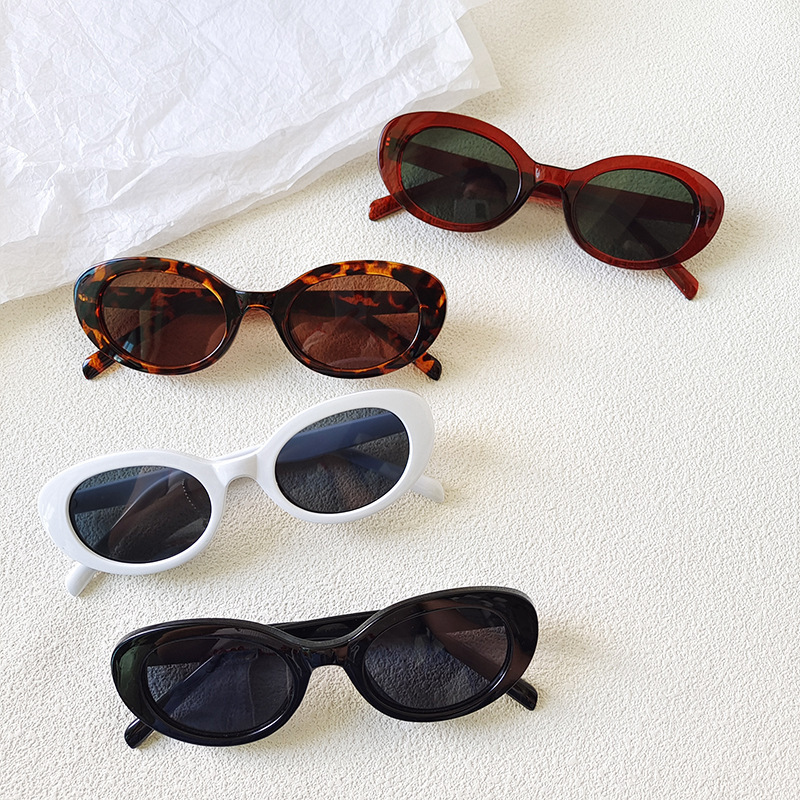 Designer Sunglasses - ヴィンテージ風小型オーバルサングラス 女性用 新ファッションブランド グラデーション エレガント アイウェア