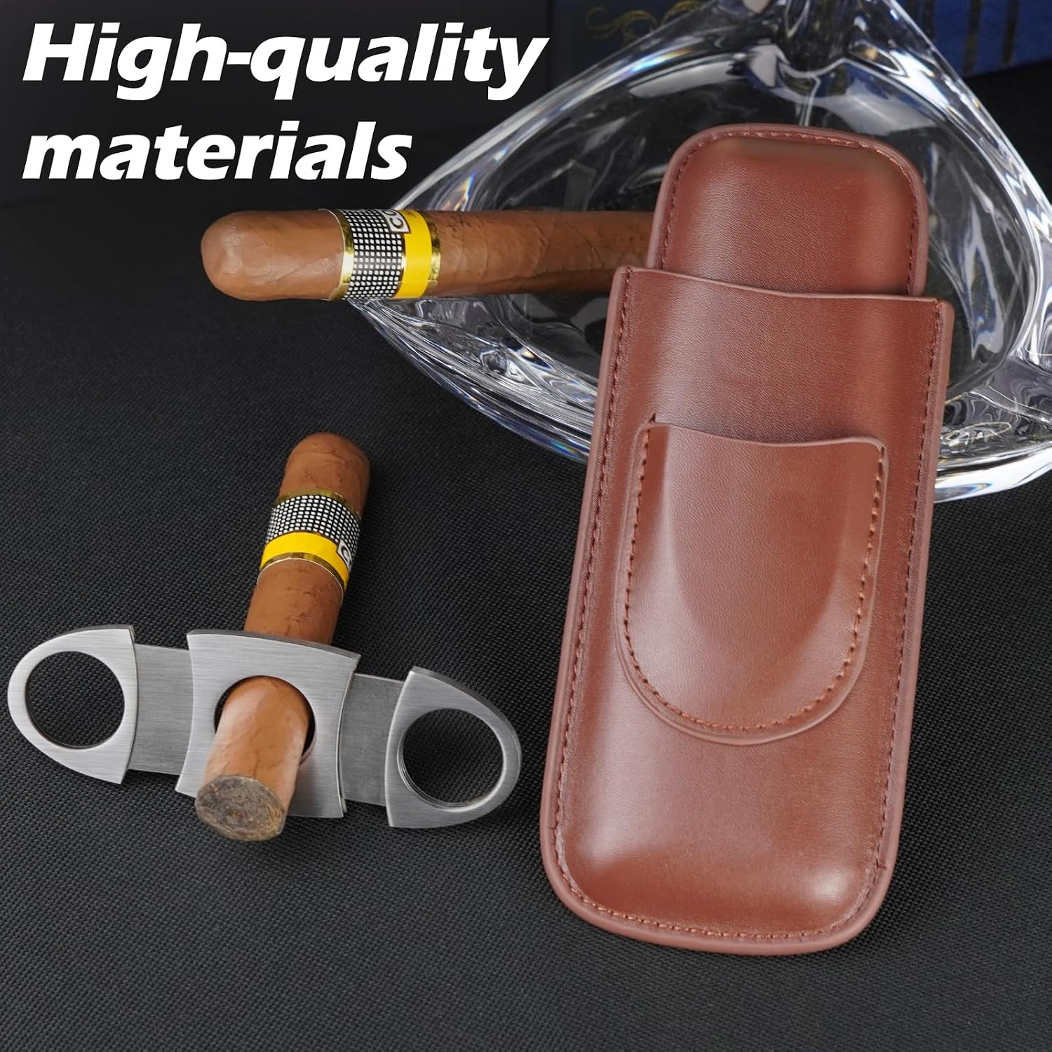 携帯用2本用シガーケース。シルバーのカッター付き。内側は杉材 - Premium Cigar Case のレビューと価格