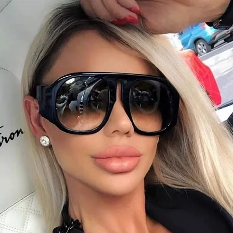 ヴィンテージ風の高級ブランド製サングラス。オーバーサイズのパ - Designer Sunglasses のレビューと価格