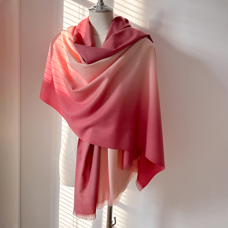高級冬カシミヤスカーフ女性グラデーションハンカチ暖かいパシュ - Cashmere Scarf のレビューと価格