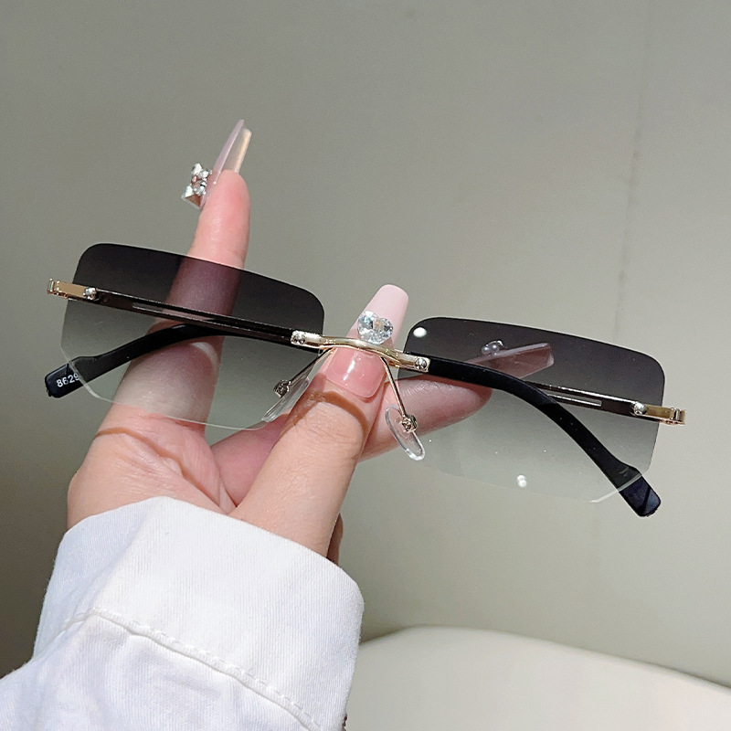 ファッション性の高い、フレームのない長方形のサングラス。男性 - Sunglasses Uv400 のレビューと価格